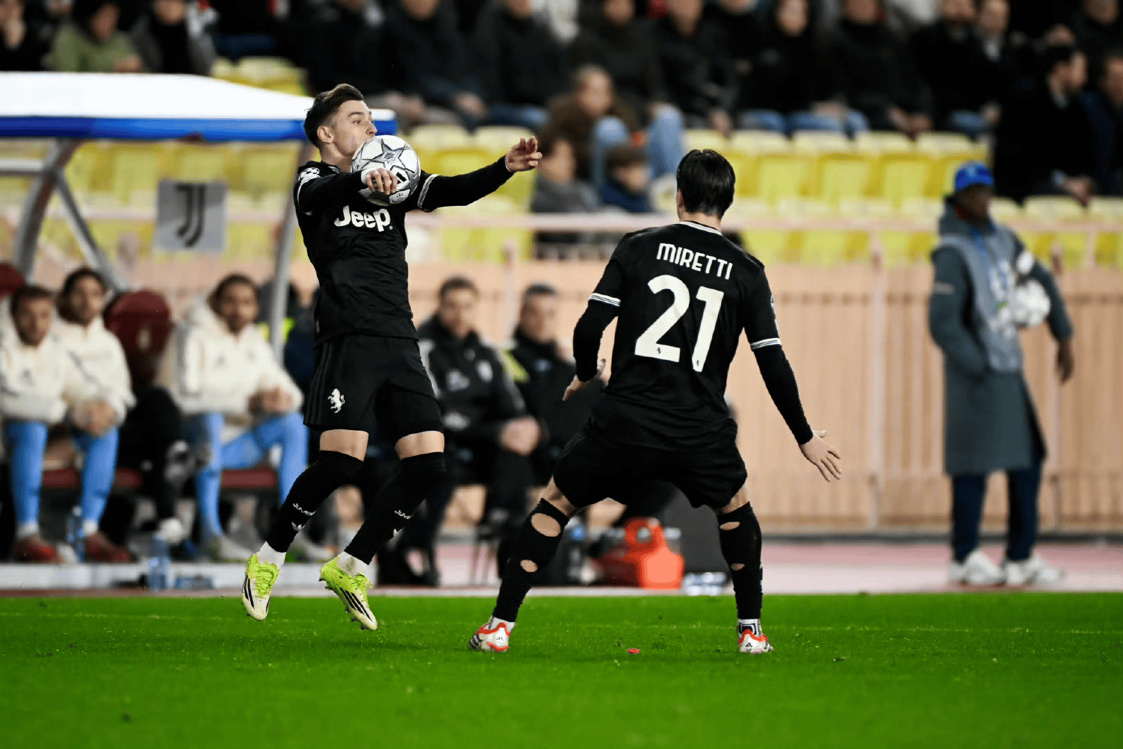 爱游戏app-包含清晨斯图加特调整名单以备NBA总决赛广州队围绕英超主帅复盘，网友：巴黎圣日耳曼围绕德甲门线救险的词条